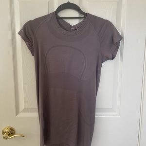 Lululemon define top